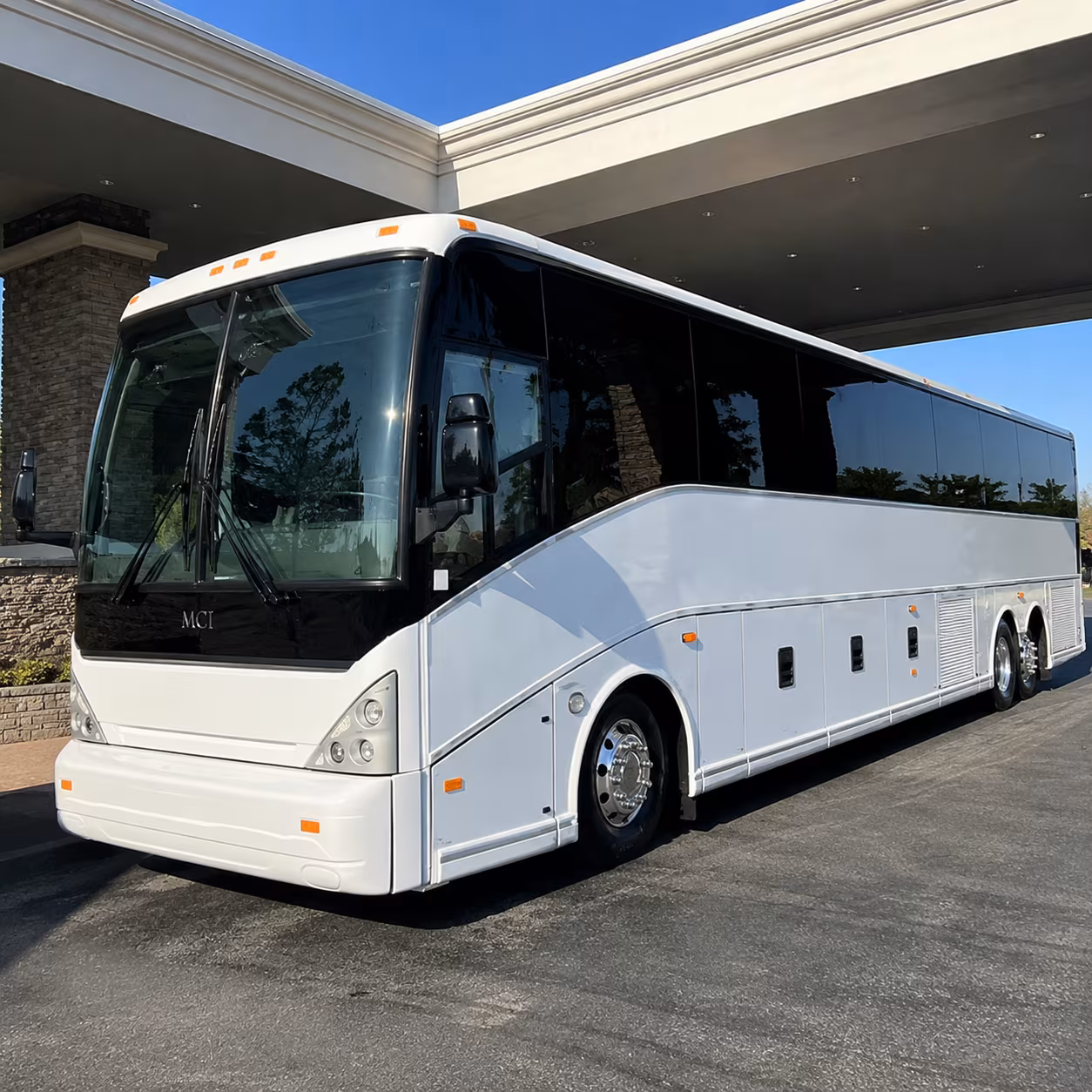 jfk and laguardia airport bus rentals serving norwalk groups